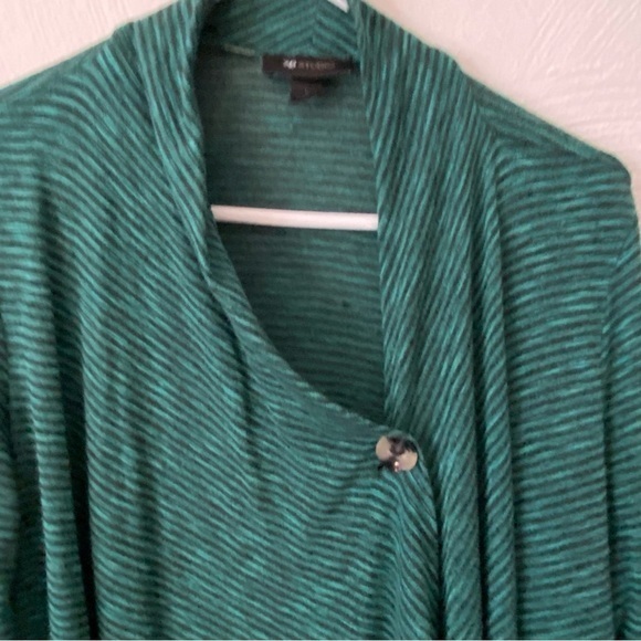 AB Studio Sweater Women’s Size Large One‎ Button Closure Cardigan Green - Picture 5 of 6